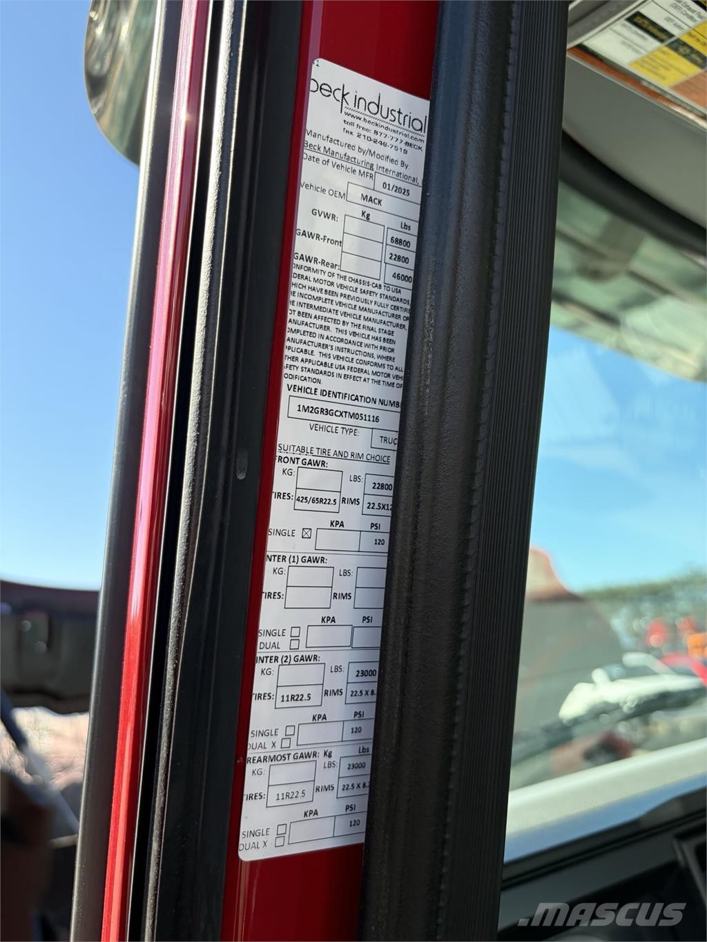 Mack GR64FR Concrete trucks