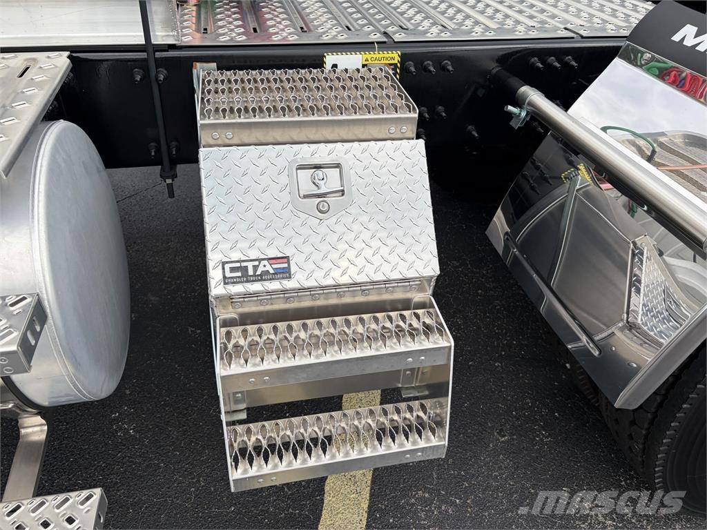 Mack GR64FT Prime Movers