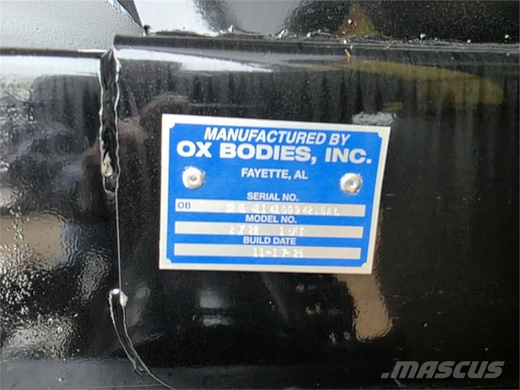 Mack GR84F Tipper trucks