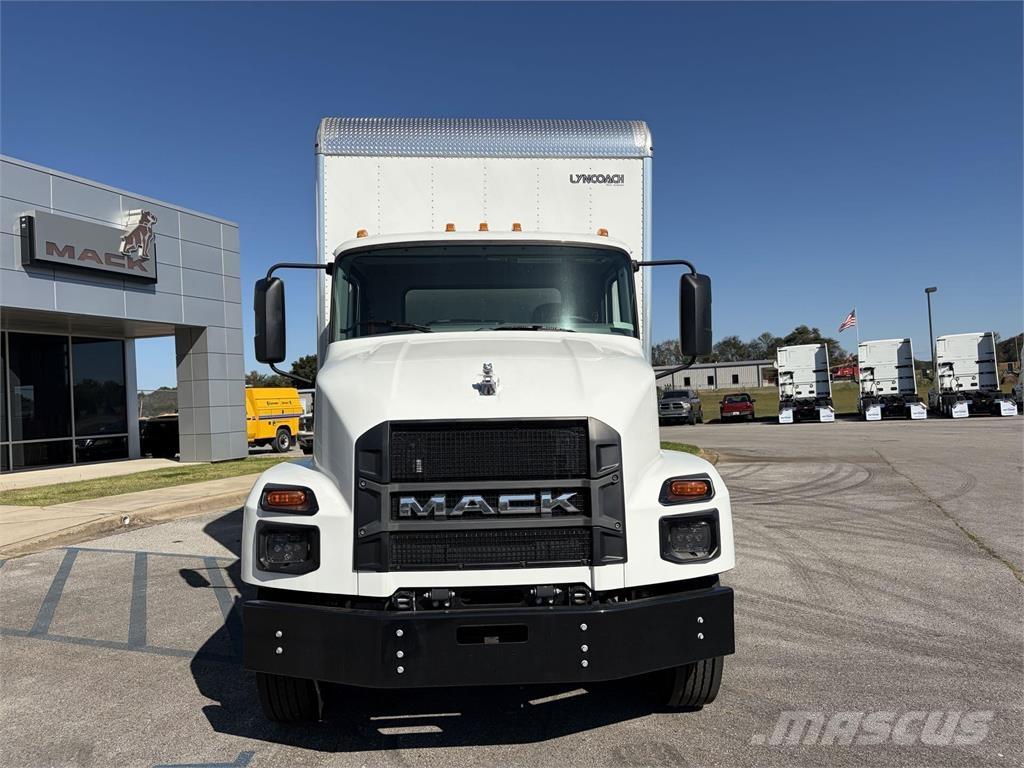 Mack MD6 42R Box trucks