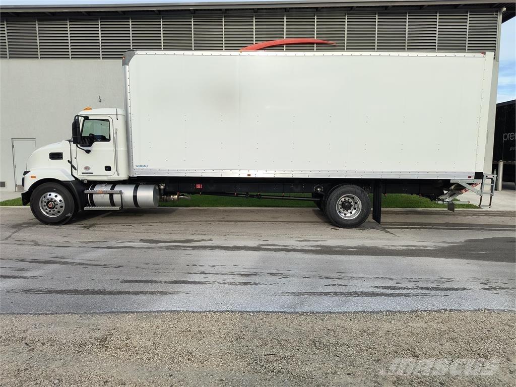 Mack MD6 42R Box trucks