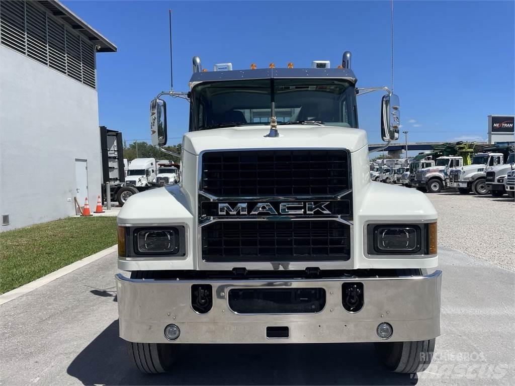 Mack PI64T Prime Movers
