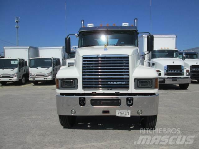 Mack PI64T Prime Movers