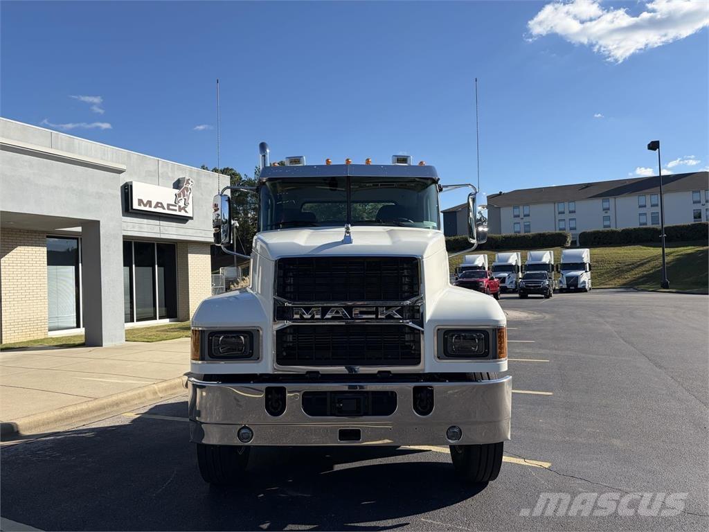 Mack PI64T Prime Movers