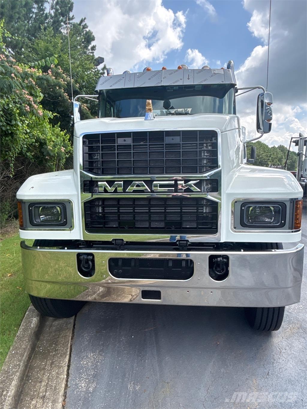 Mack PI64T Prime Movers