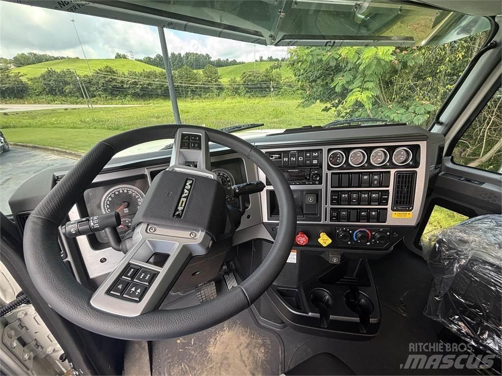 Mack PI64T Prime Movers