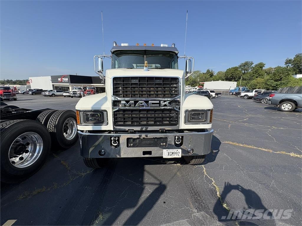 Mack PI64T Prime Movers