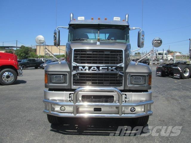 Mack PI64T Prime Movers