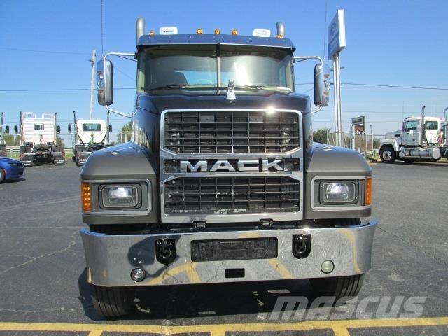Mack PI64T Prime Movers