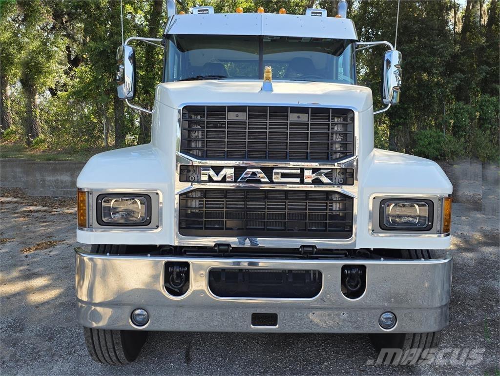 Mack PI64T Prime Movers