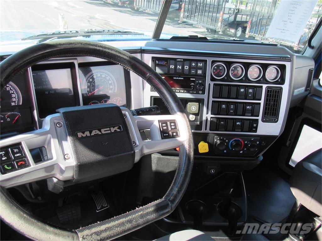 Mack PI64T Prime Movers