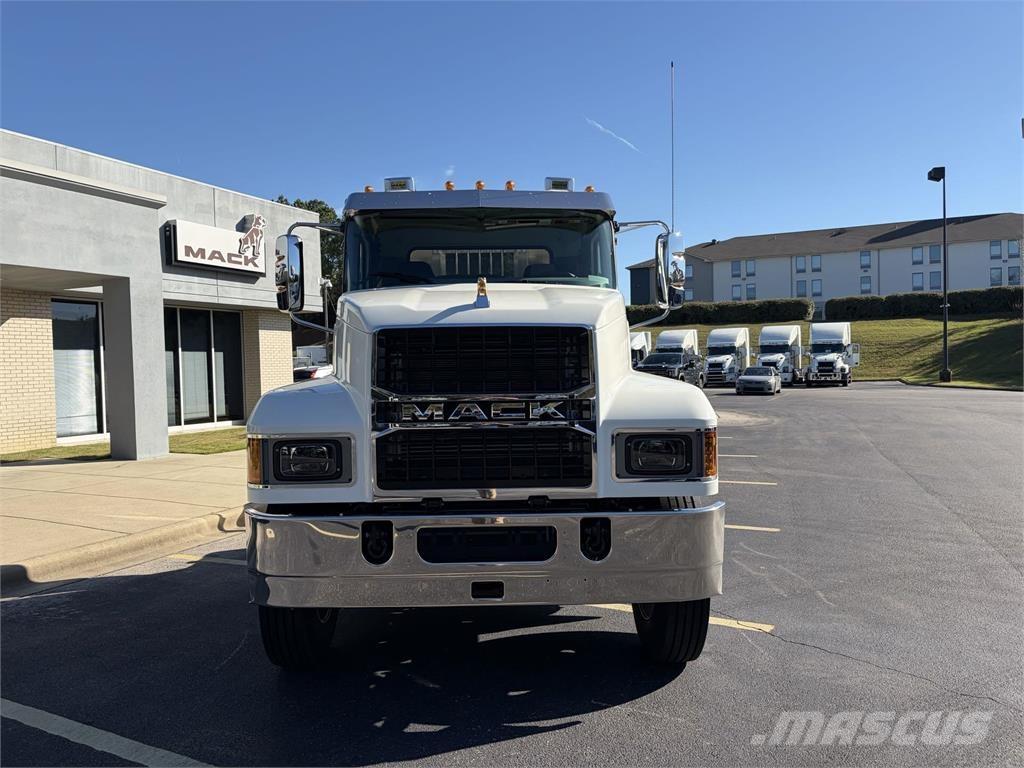 Mack PI64T Prime Movers