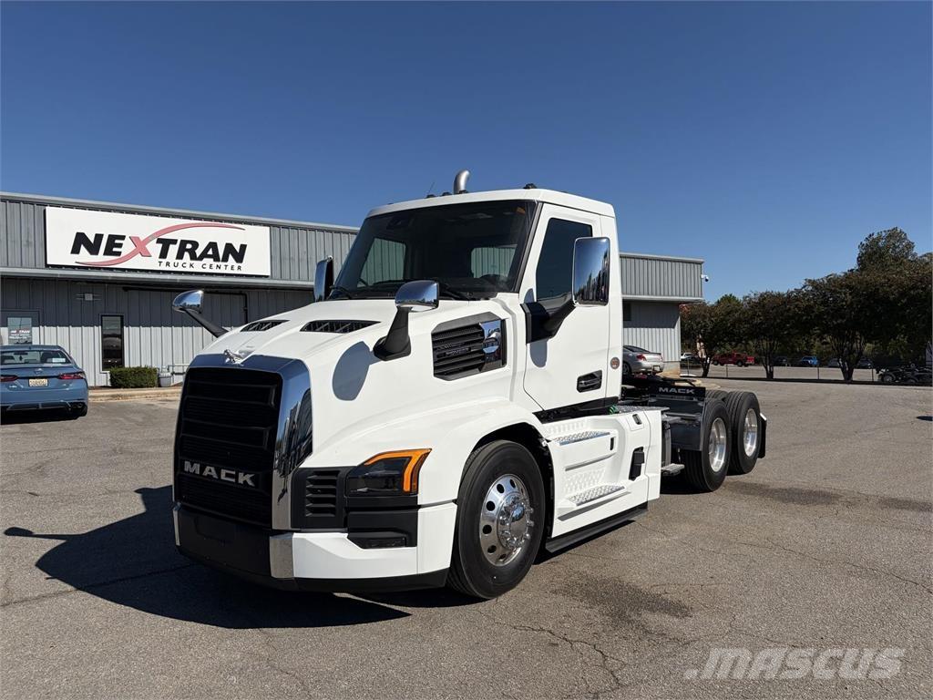Mack PR64T Prime Movers