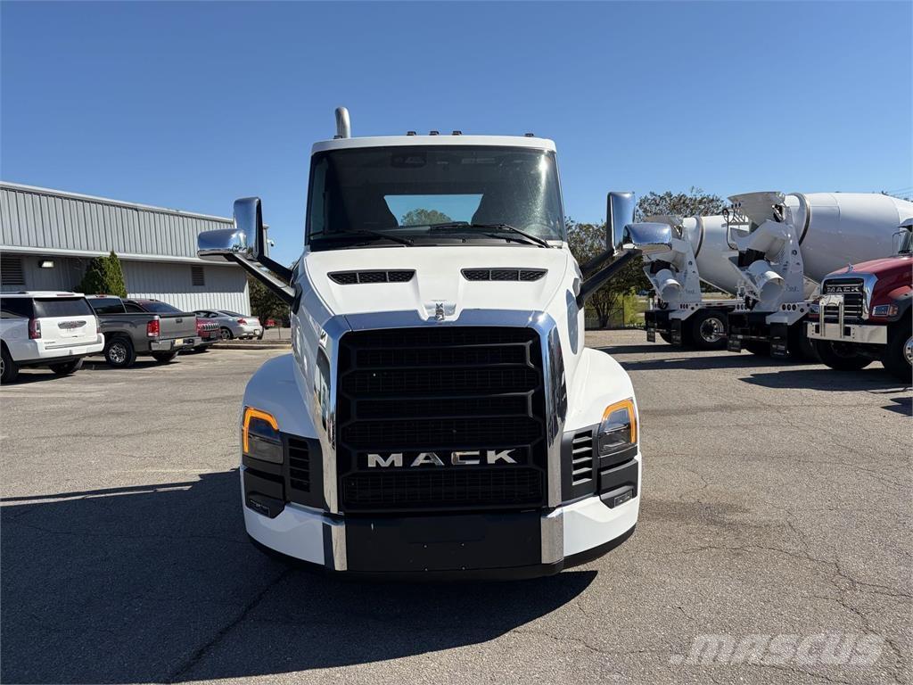 Mack PR64T Prime Movers