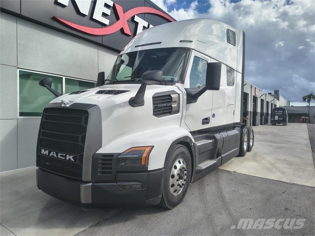 Mack PR64T Prime Movers