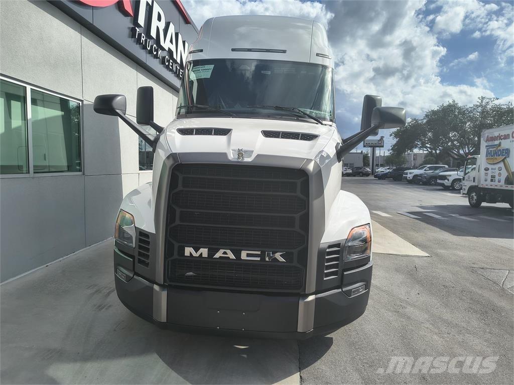 Mack PR64T Prime Movers