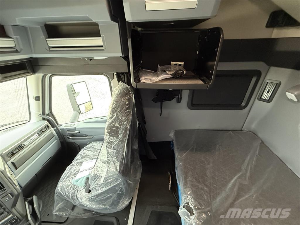 Mack PR64T Prime Movers