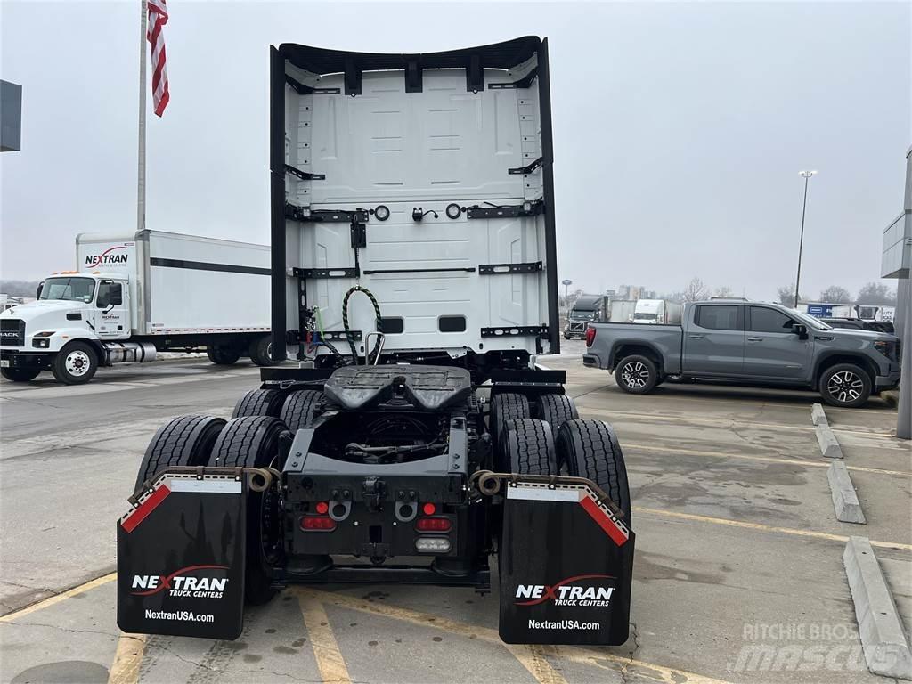 Volvo NEW VNL860 Prime Movers