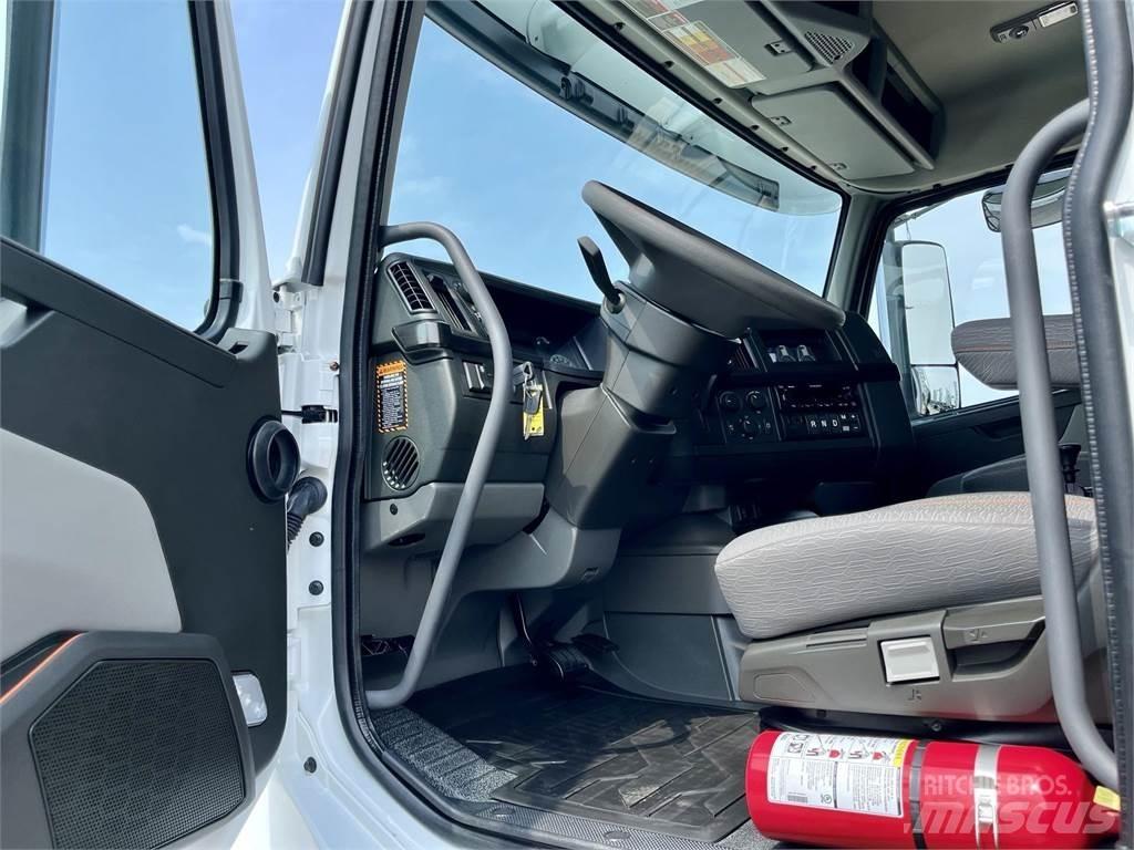 Volvo VHD64F300 Tipper trucks