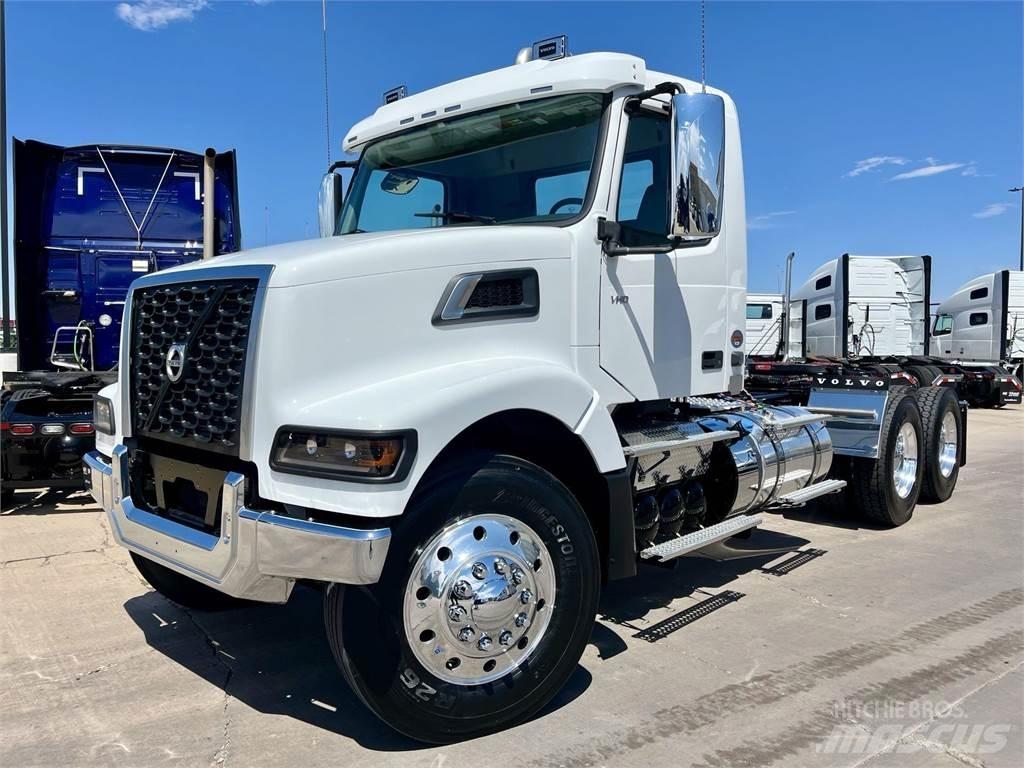Volvo VHD64FT300 Prime Movers