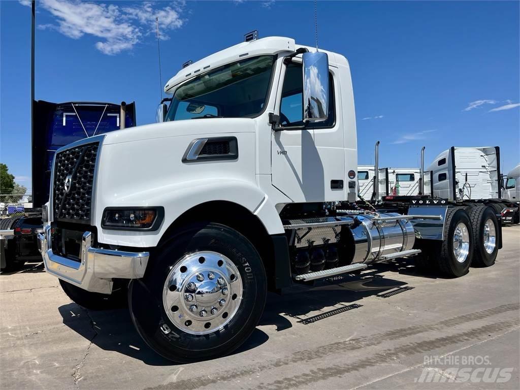 Volvo VHD64FT300 Prime Movers