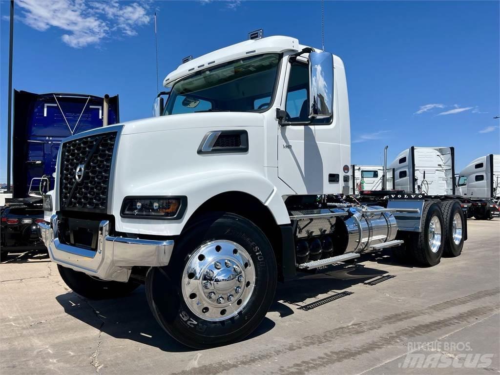 Volvo VHD64FT300 Prime Movers
