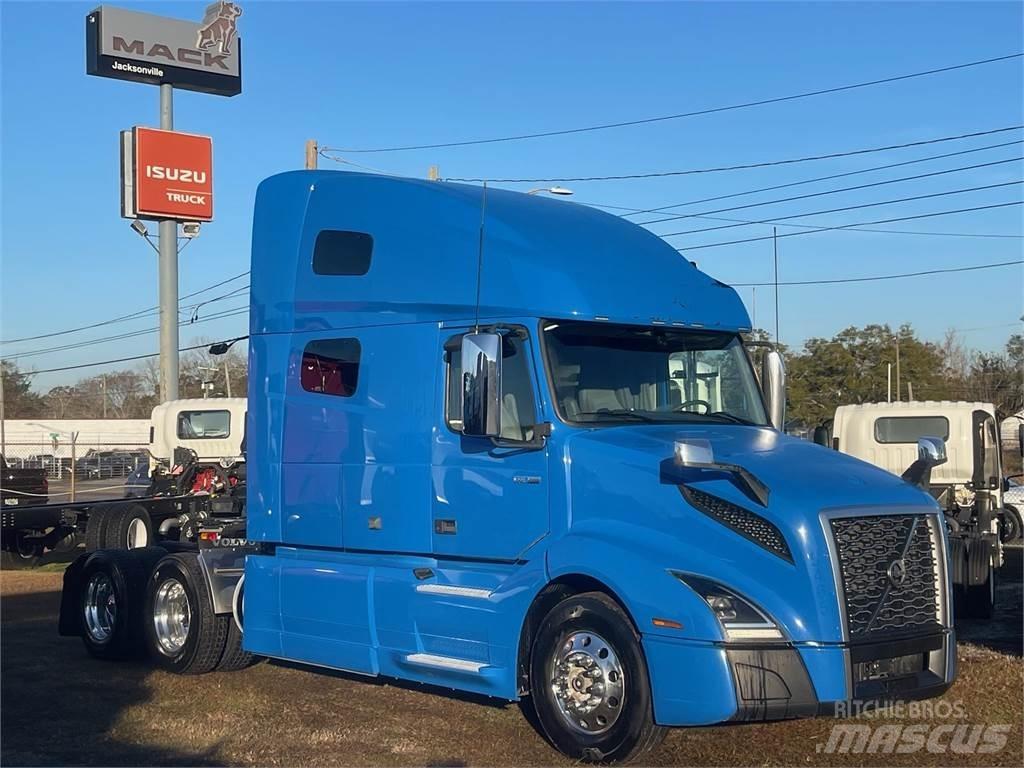 Volvo VNL64T760 Prime Movers