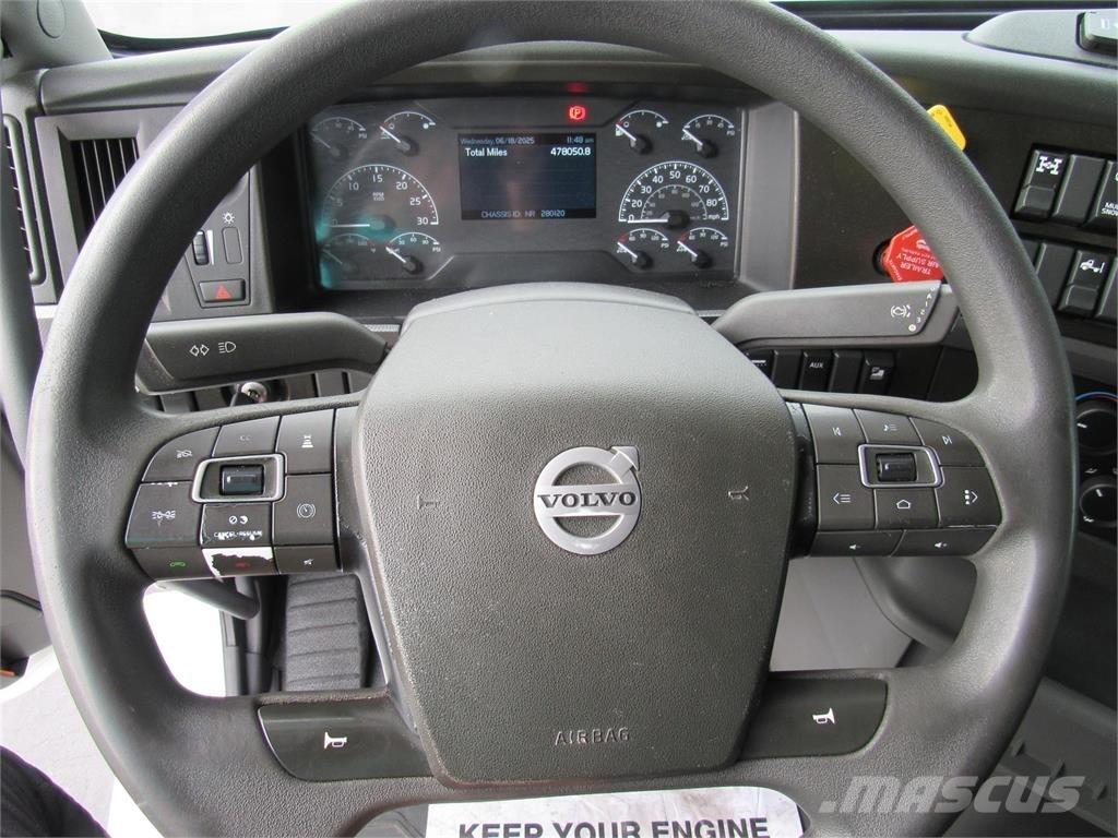 Volvo VNL64T760 Prime Movers