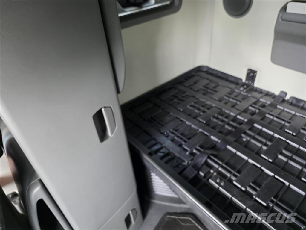 Volvo VNL64T760 Prime Movers