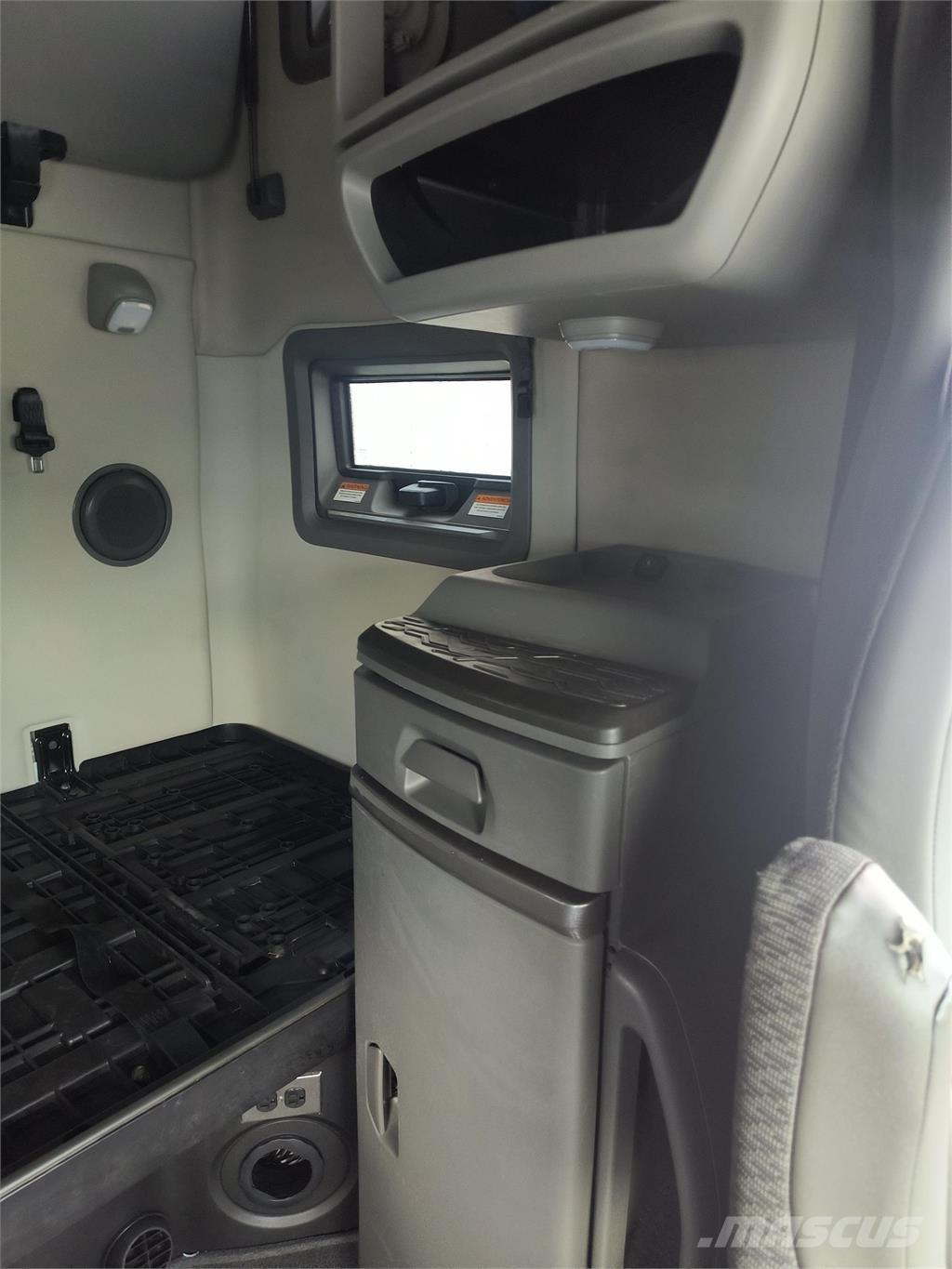 Volvo VNL64T760 Prime Movers