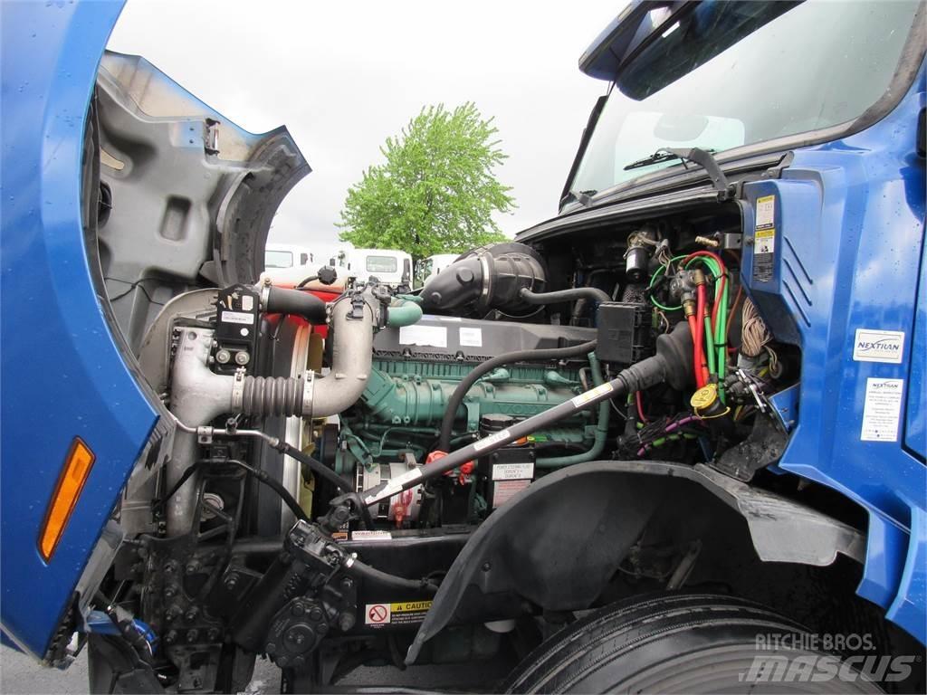 Volvo VNL64T760 Prime Movers