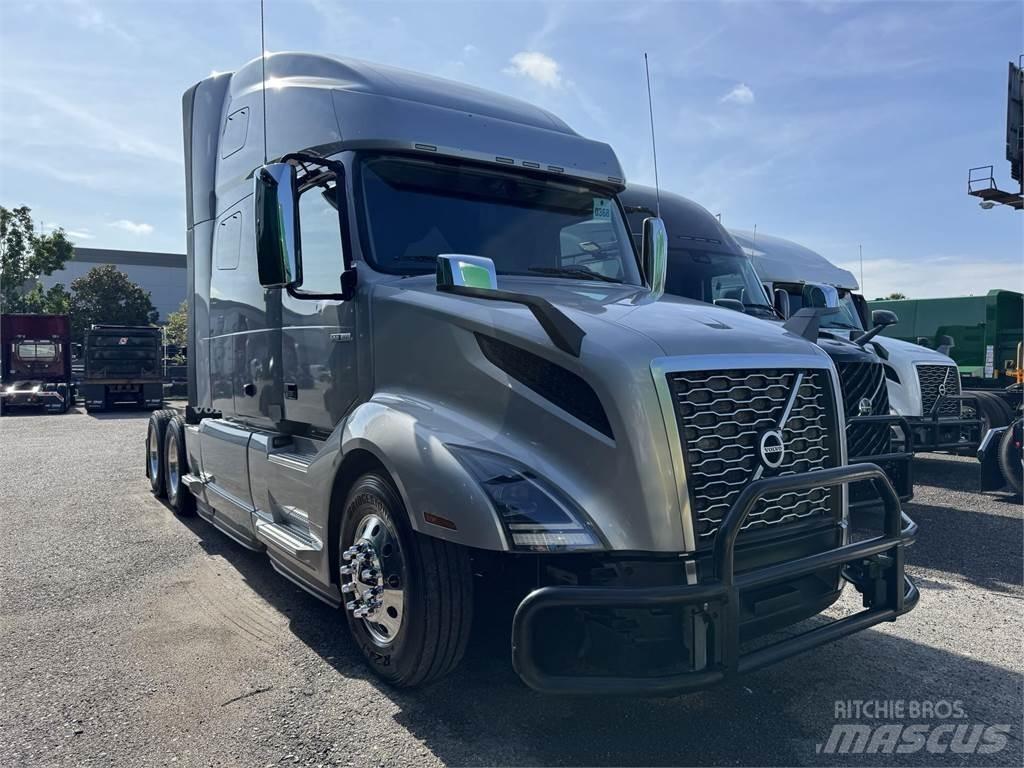 Volvo VNL64T760 Prime Movers