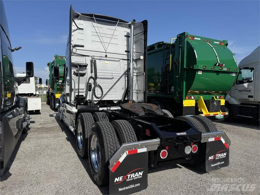 Volvo VNL64T760 Prime Movers