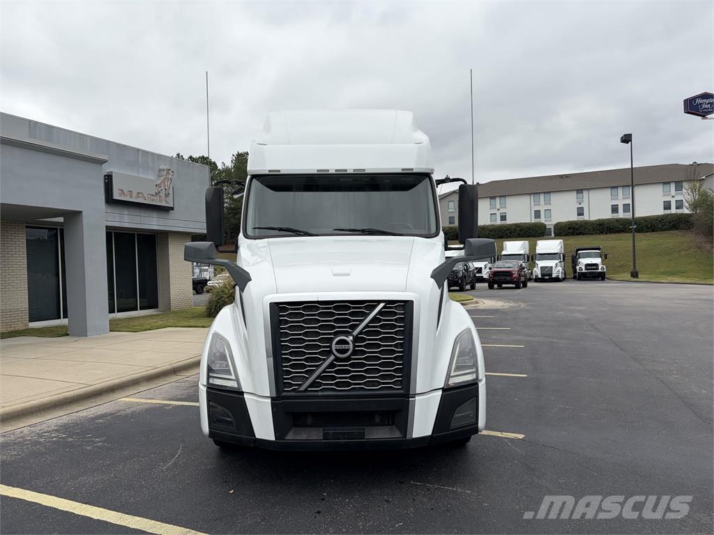 Volvo VNL64T760 Prime Movers