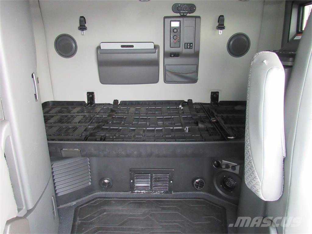 Volvo VNL64T760 Prime Movers