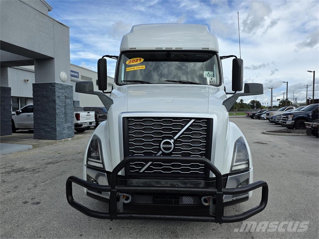 Volvo VNL64T760 Prime Movers