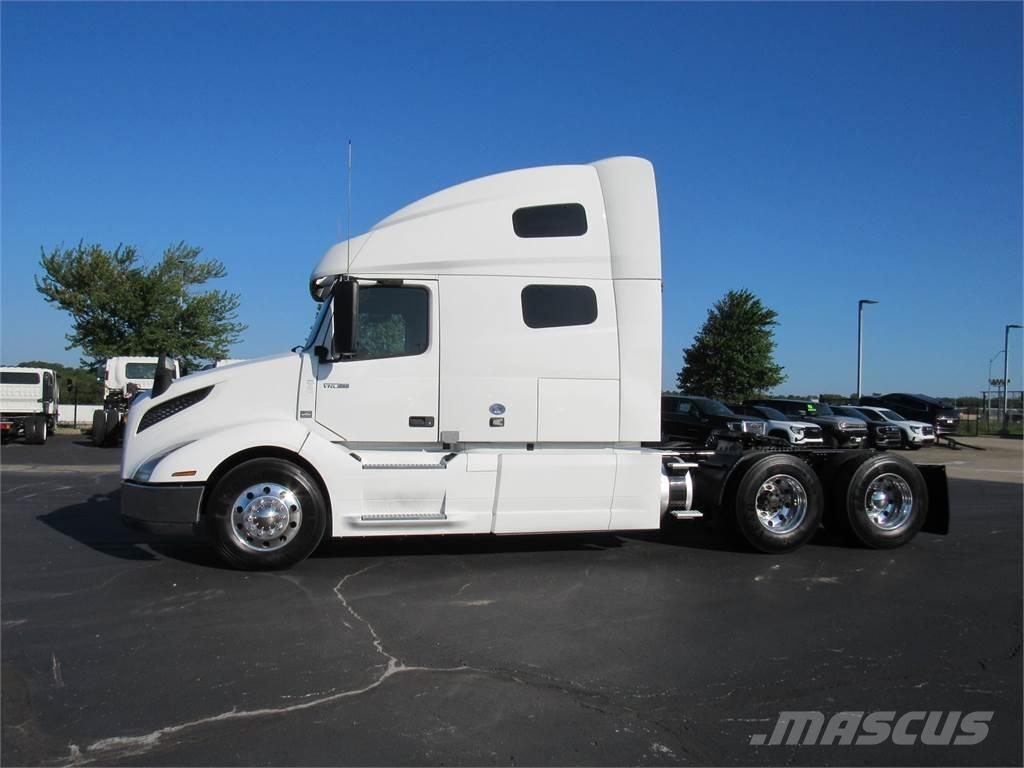 Volvo VNL64T760 Prime Movers