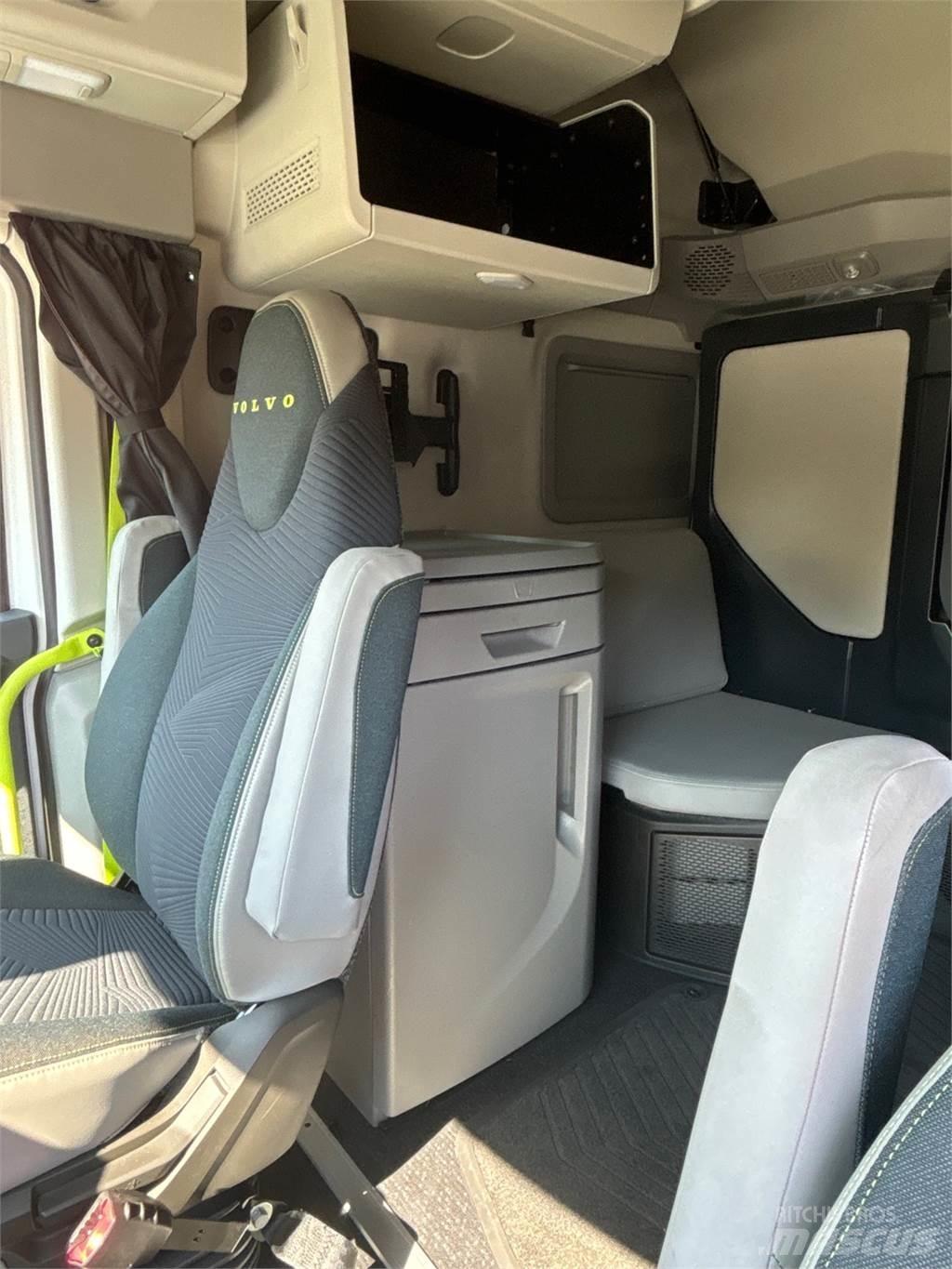 Volvo VNL64T860 Prime Movers