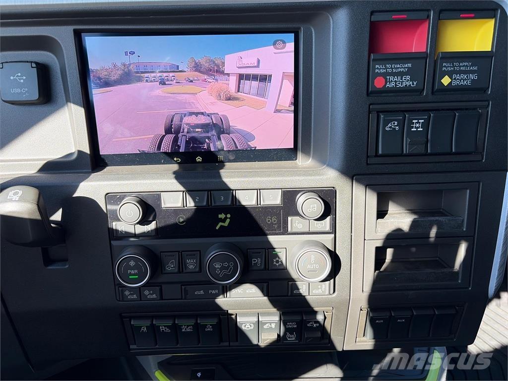 Volvo VNL64T860 Prime Movers