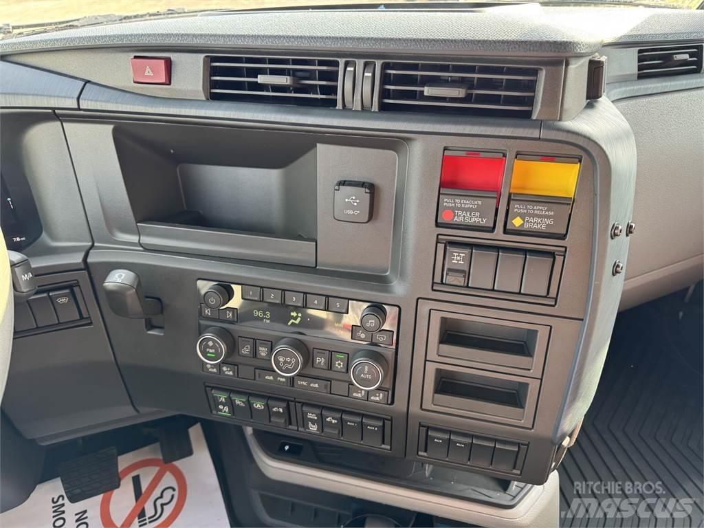 Volvo VNL64T860 Prime Movers