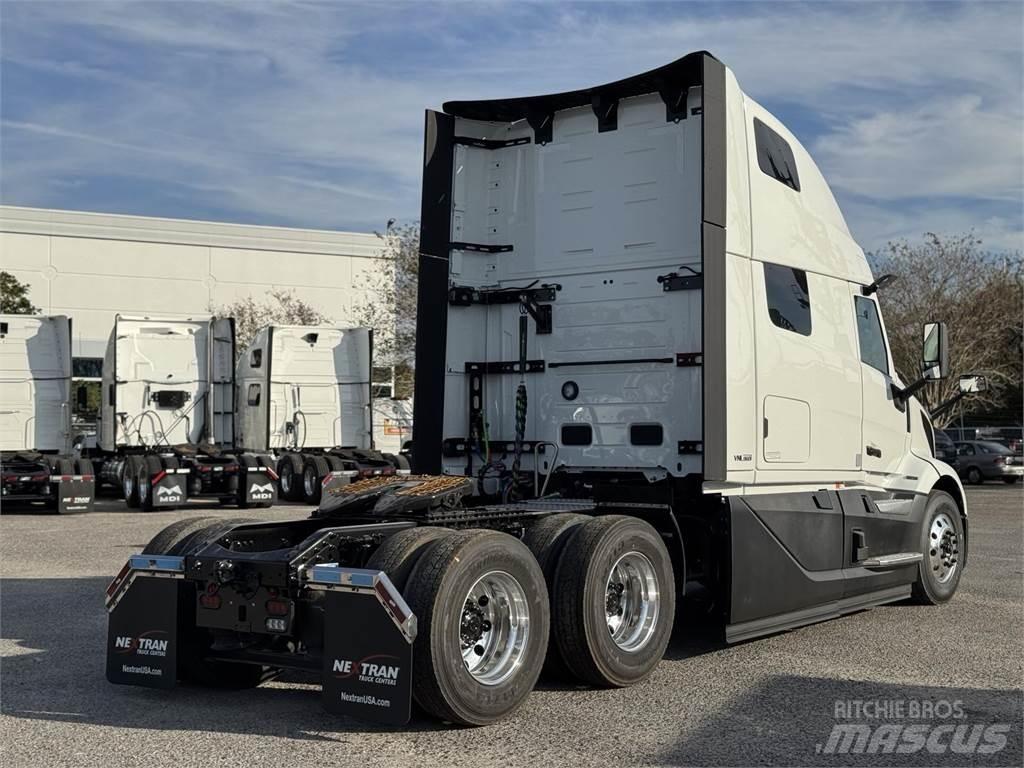 Volvo VNL64T860 Prime Movers