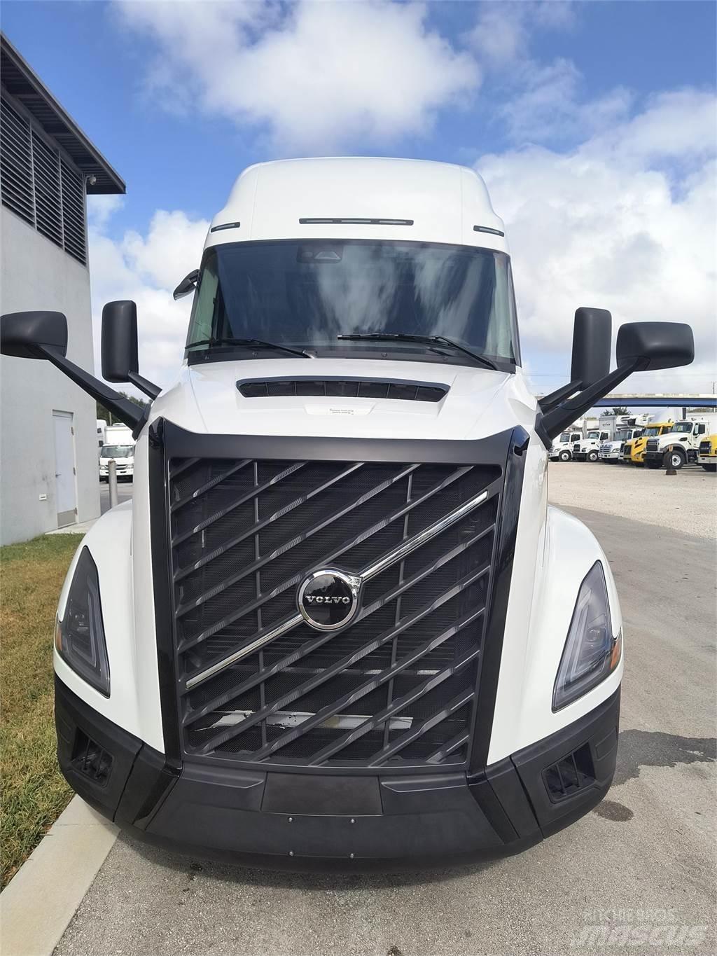 Volvo VNL64T860 Prime Movers
