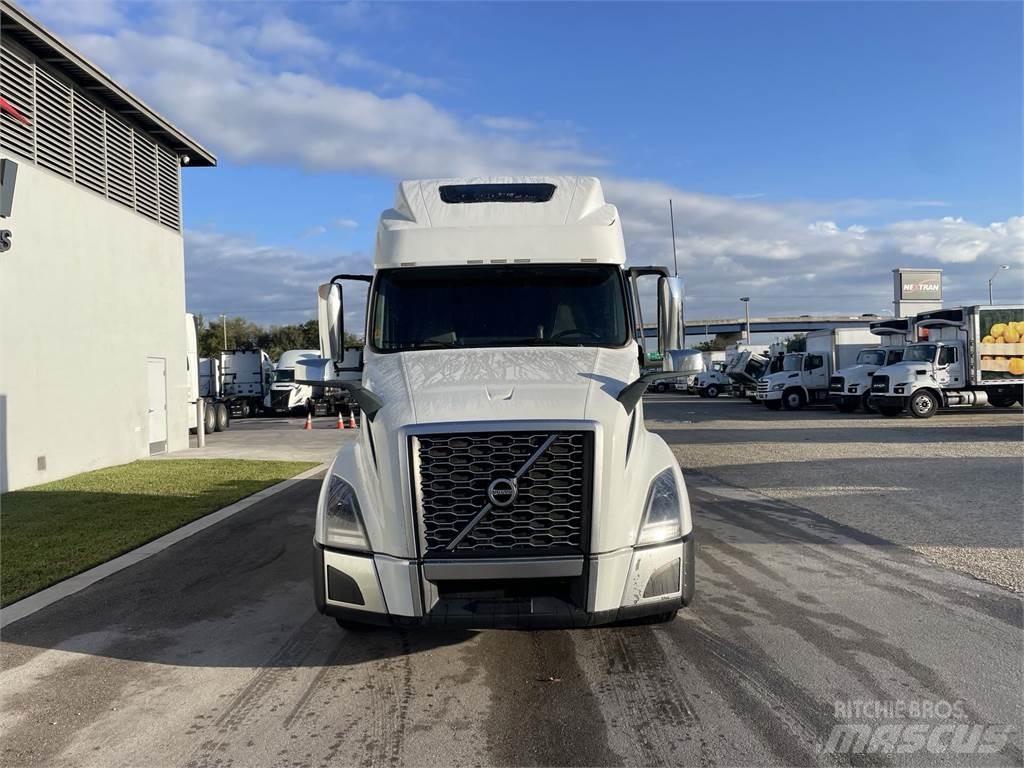 Volvo VNL64T860 Prime Movers