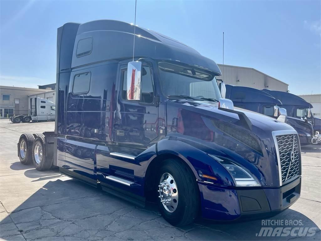 Volvo VNL64T860 Prime Movers