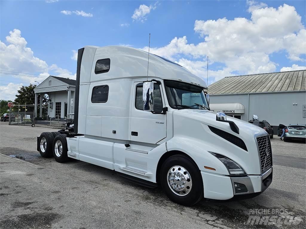 Volvo VNL64T860 Prime Movers