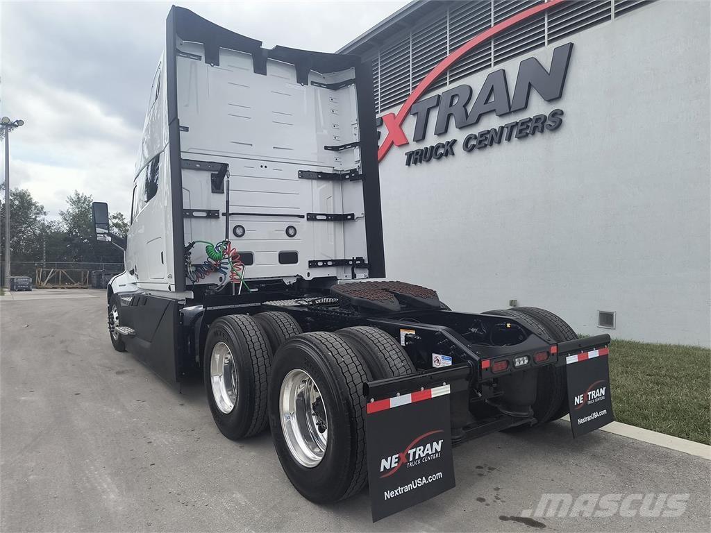 Volvo VNL64T860 Prime Movers