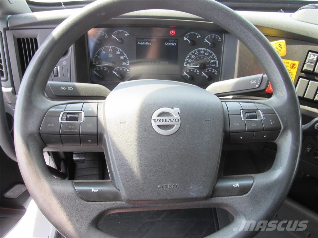 Volvo VNL64T860 Prime Movers