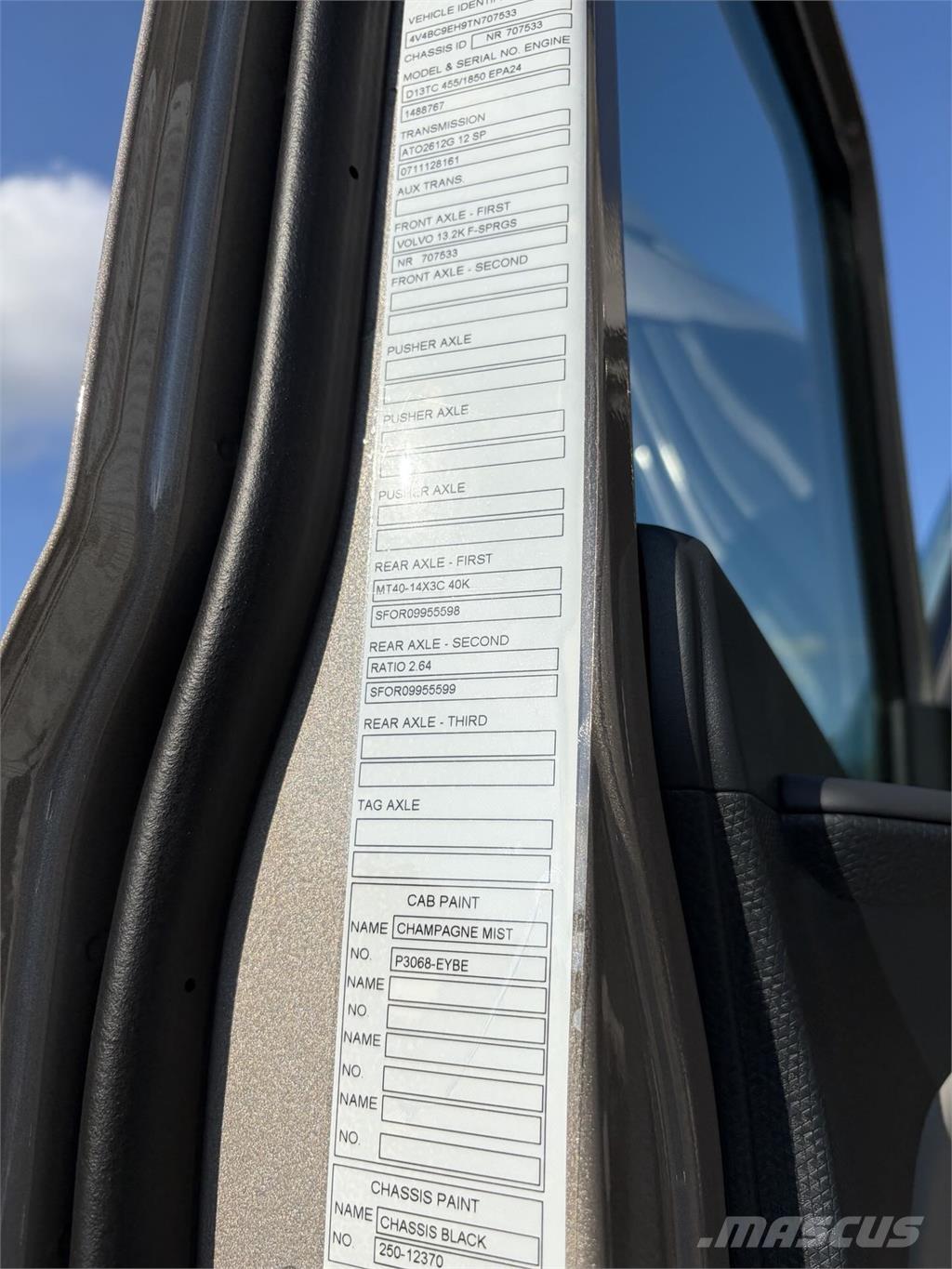 Volvo VNL64T860 Prime Movers