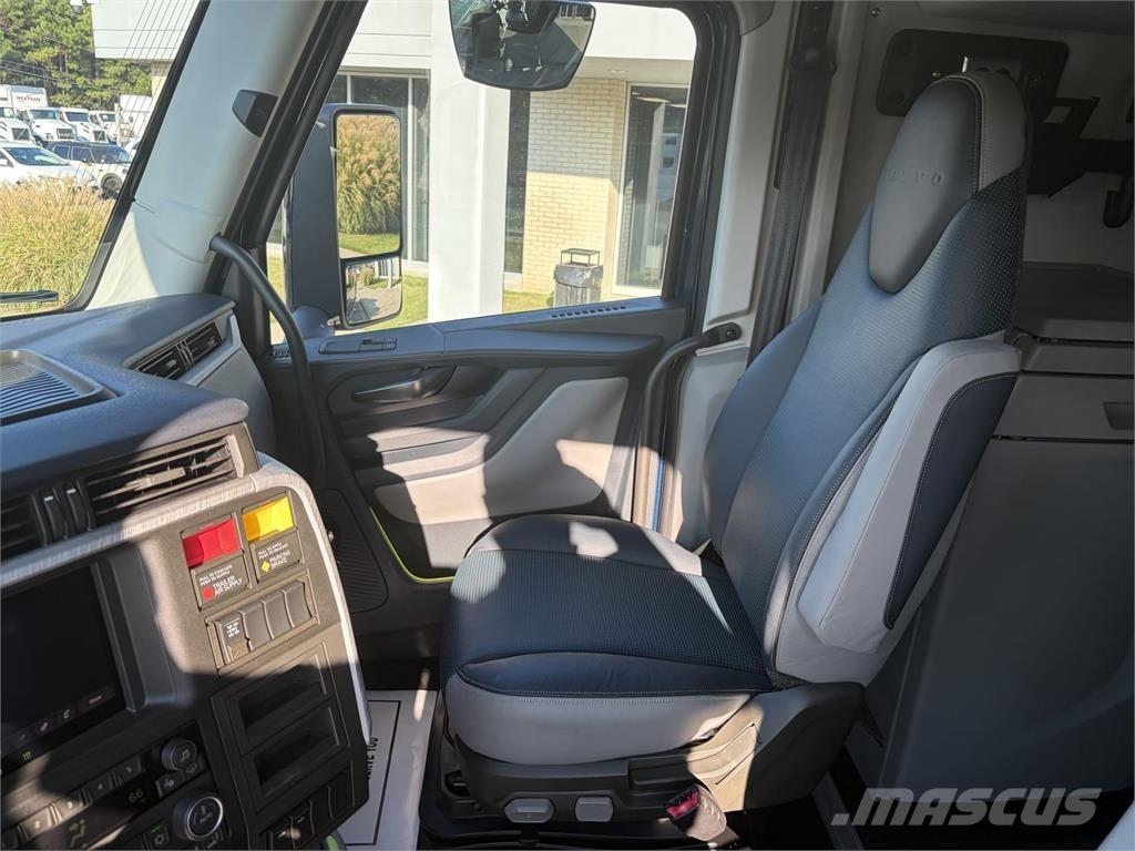 Volvo VNL64T860 Prime Movers