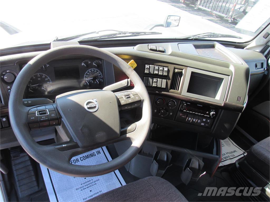 Volvo VNL64T860 Prime Movers